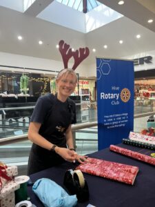 hive-rotary-club-australia-gift-wrapping-fundraising-albury-wodoonga-myer-centrepoint-10