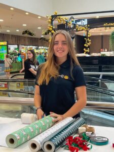 hive-rotary-club-australia-gift-wrapping-fundraising-albury-wodoonga-myer-centrepoint-15