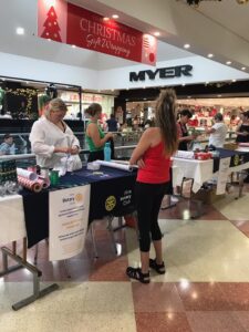 hive-rotary-club-australia-gift-wrapping-fundraising-albury-wodoonga-myer-centrepoint-3