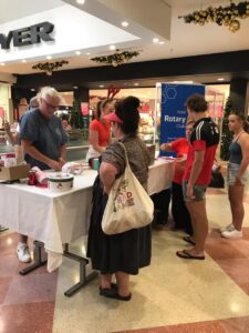 hive-rotary-club-australia-gift-wrapping-fundraising-albury-wodoonga-myer-centrepoint-6