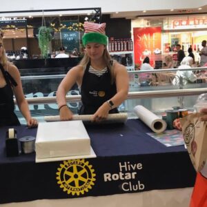 hive-rotary-club-australia-gift-wrapping-fundraising-albury-wodoonga-myer-centrepoint-7